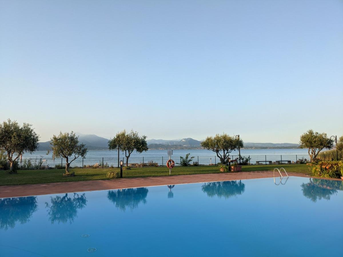 סירמיונה Vista - Lake & Pool מראה חיצוני תמונה